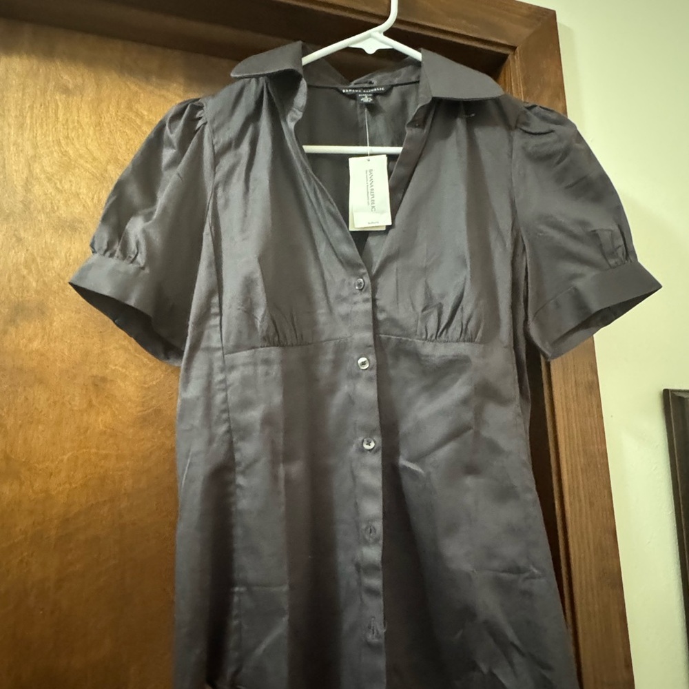 Banana Republic Charcoal Button-Up Blouse